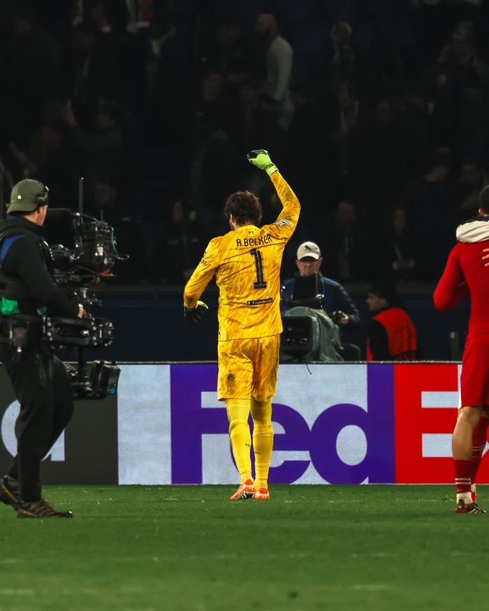 半岛体育官方下载-包含巴黎圣日耳曼再演绝杀，光芒耀眼的词条