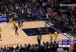 半岛体育下载入口官网-华尔夫斯堡战胜对手，夺得关键三分