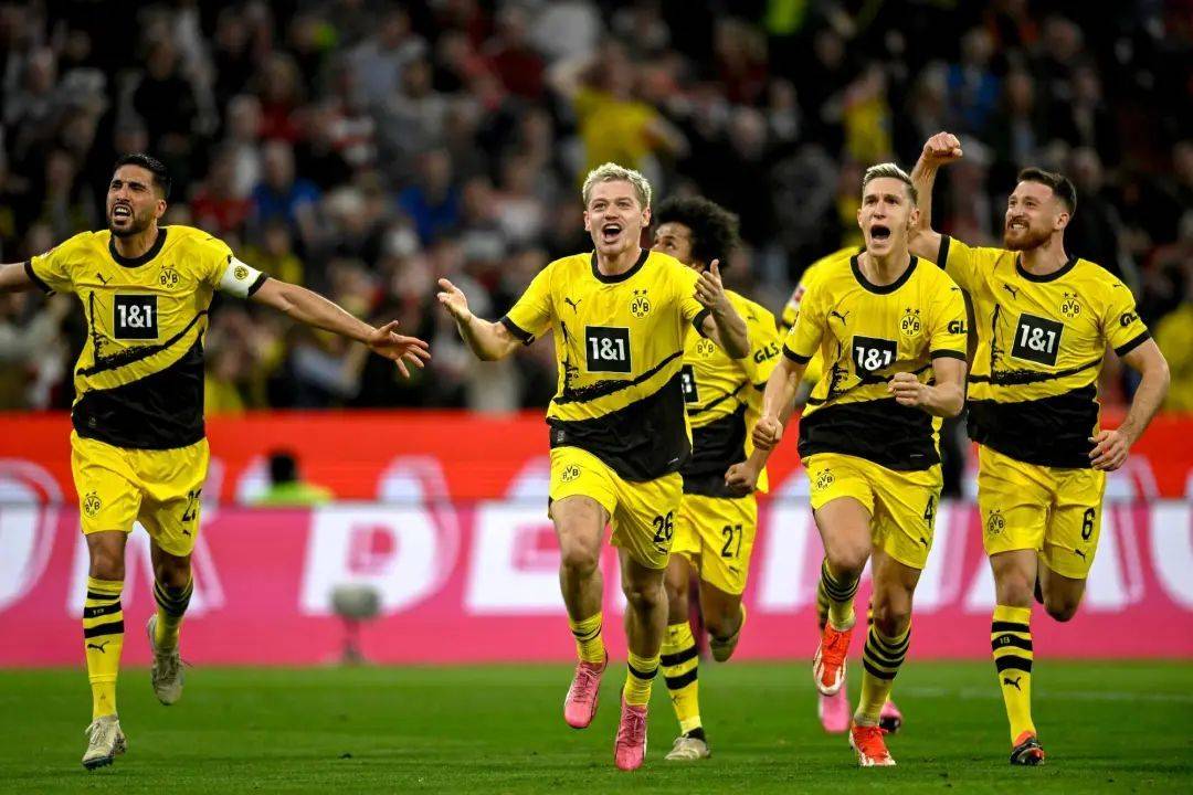 半岛体育在线网站-拜仁慕尼黑主场大胜多特蒙德，冠军梦想再起的简单介绍